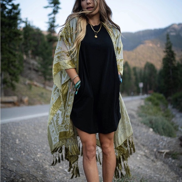 SOLD OUT Velvet Burnout Tassel Kimono Open Wrap Coverup Top One Size - Picture 5 of 6